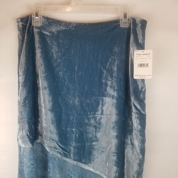 NWT FREE PEOPLE BEAUTIFUL VELOUR AND LACE SKIRT. SIZE 10. - Picture 3 of 15